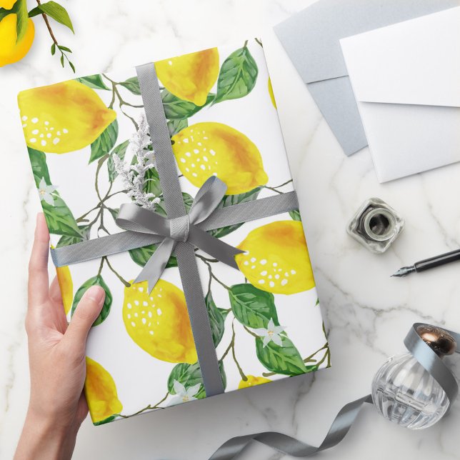 Papier Cadeau Fruit de citron frais Floral (Wrapping paper featuring a cheerful Mediterranean pattern with lemons and tiny flowers)