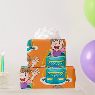 Papier Cadeau Garçon Dans Un Sac D'École Papier D'Enveloppement