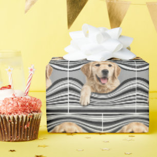 Papier Cadeau Golden Retriever dans un trou rayé abstrait