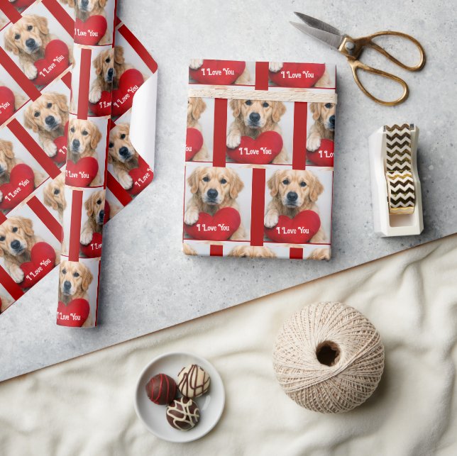 Papier Cadeau Golden Retriever With a Red Heart Pillow (Artisanat)