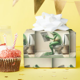 Papier Cadeau Grenouille verte assise sur des toilettes