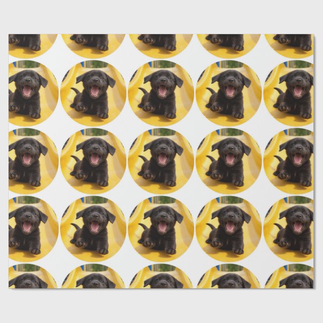 Papier Cadeau Happy Black Lab Puppy on Slide Fun Gift Wrap (Plat)