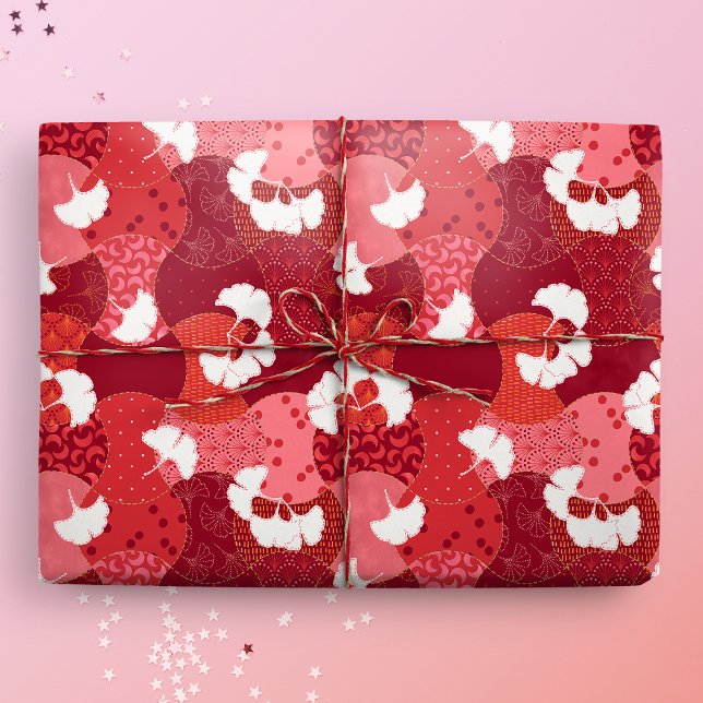 Papier Cadeau Japonais Kimono Motif Red Ginkgo Patchwork (Ginkgo Patchwork Gift Mockup)