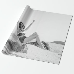 Papier Cadeau Jeune femme attirante en bikini sur la plage