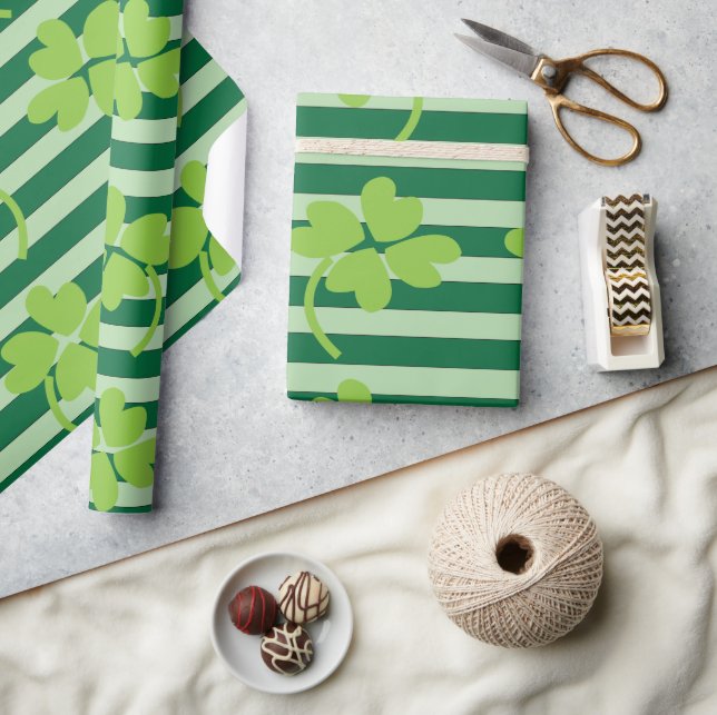 Papier Cadeau Jour de la Saint Patrick quatre feuilles de trèfle (Artisanat)