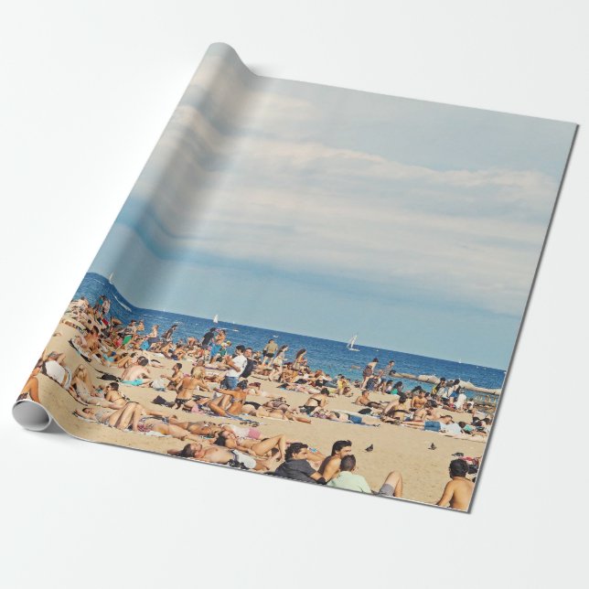 Papier Cadeau Les gens sur la plage de sable brun (Déroulé)