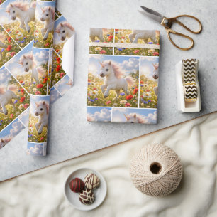 Papier Cadeau Licorne courant dans un champ de fleurs sauvages