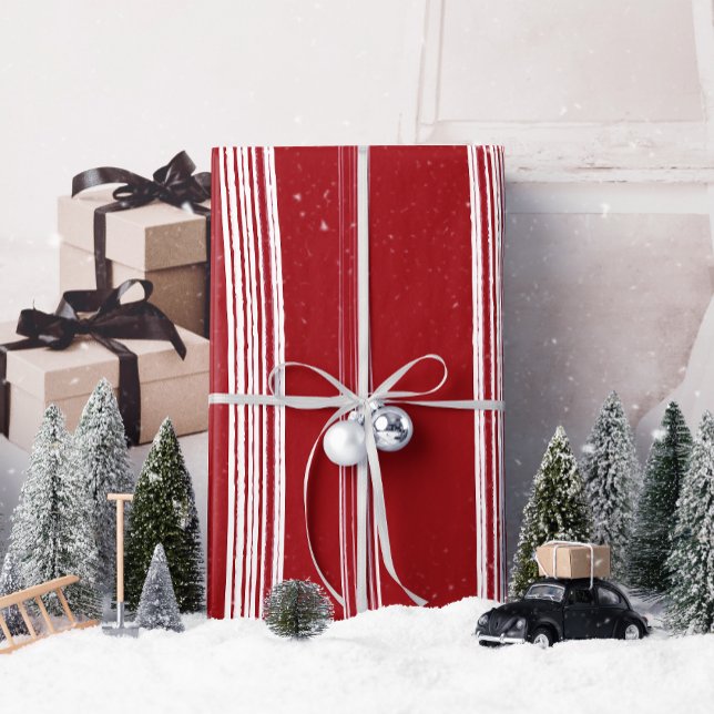 Papier Cadeau Lux Christmas White Stripes sur le papier d'envelo (Wrap your holiday treasures in love and nostalgia with TCK&Co's Lux Christmas White Stripes design.)