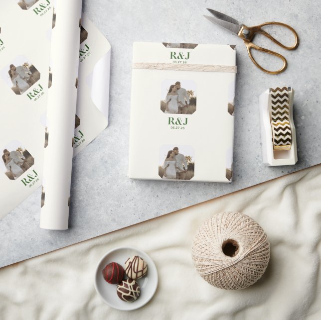 Papier Cadeau Mariage Couple Ajouter Photo Vert Monogramme (Artisanat)