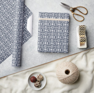Papier Cadeau Marine avec Motif de dentelle de Crochet blanc