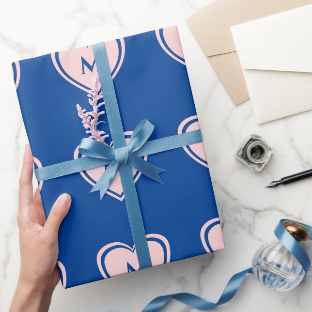Papier Cadeau Monogramme de coeur rose tendance Valentine's (Cadeaux)