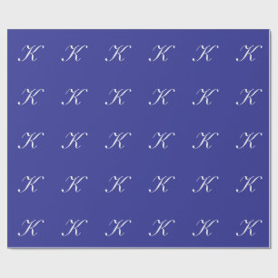 Papier Cadeau Monogramme « K » Blanc sur Fond Bleu