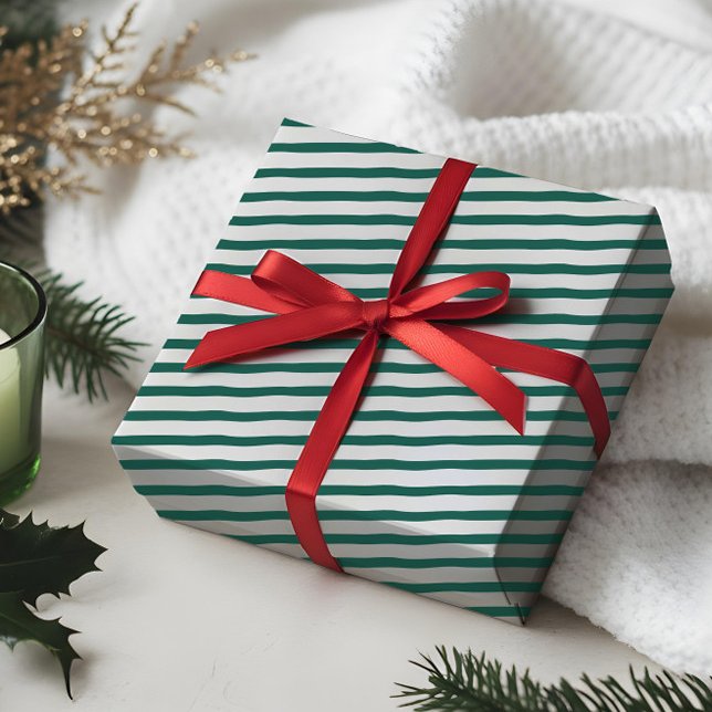Papier Cadeau Motif à bande verte et blanche moderne (Wavy Modern Minimal Green & White Stripe Pattern Wrapping Paper)