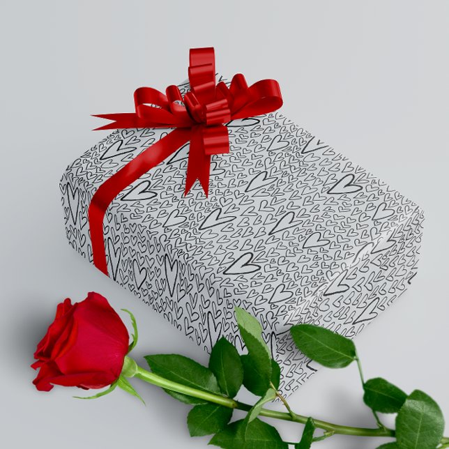 Papier Cadeau Motif élégant de Coeurs Noir et Blanc (Créateur téléchargé)