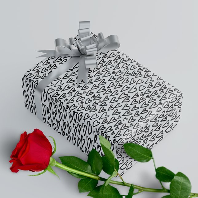 Papier Cadeau Motif élégant de Coeurs Noir et Blanc (Créateur téléchargé)