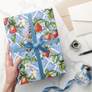 Papier Cadeau Motif Fraise Cottagecore