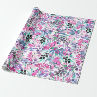 Motif incomparable de fleurs et de baies violettes