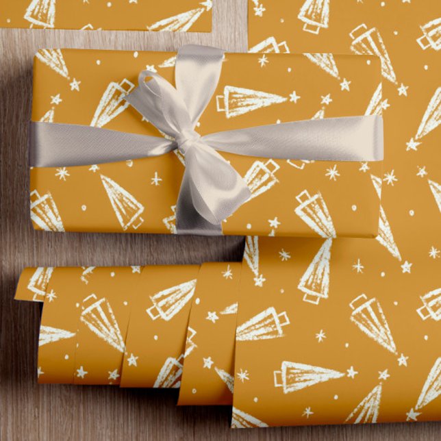 Papier Cadeau Motif Jaune des arbres de Noël (This vintage yellow ochre with white trees makes a unique gift wrap for your Christmas gifts)