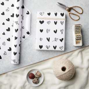 Papier Cadeau Noir Blanc tendance à la main des Coeurs de Saint-