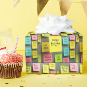 Papier Cadeau Notes adhésives d'anniversaire sur le mur du cubic