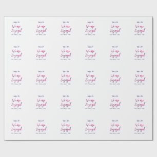 Papier Cadeau Nous sommes fiancés rose violet nom date élégant s