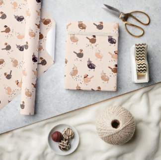 Papier Cadeau Oiseaux amusants avec casquettes, étoiles, baies s