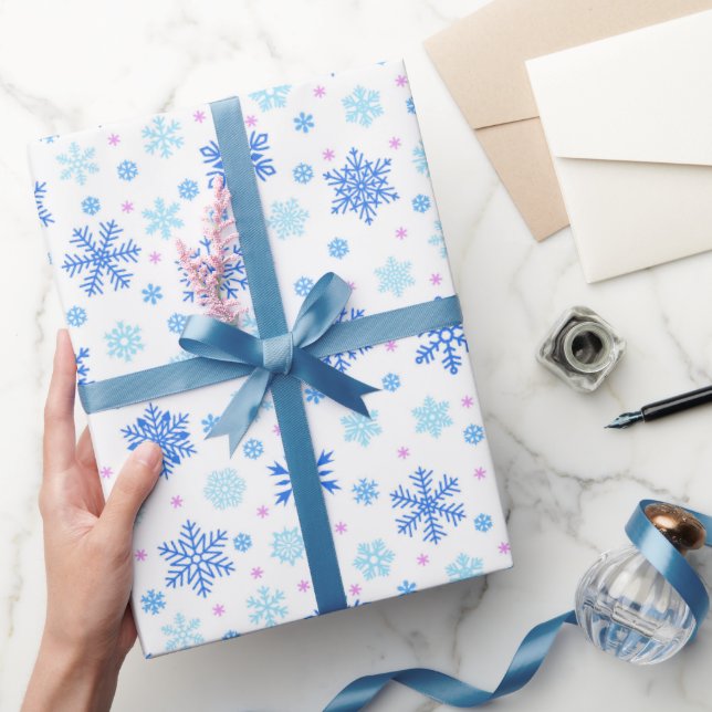Papier Cadeau Pastel Blue Snowflakes en différentes formes Eléga (Cadeaux)