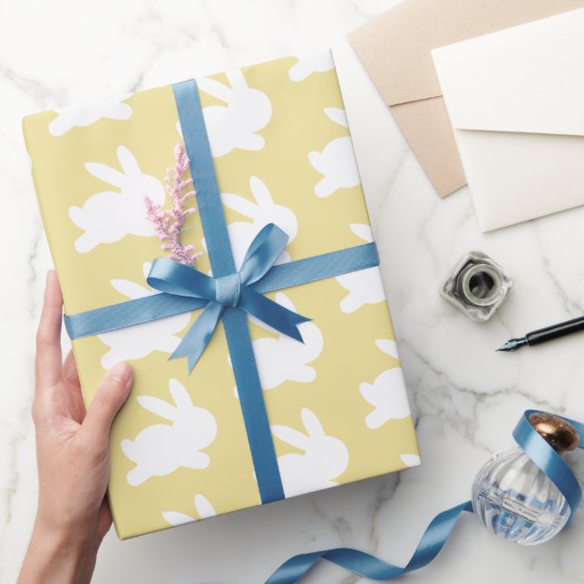 Papier Cadeau Pastel Jaune Blanc Lapin de Pâques Motif Cadeau (Cadeaux)