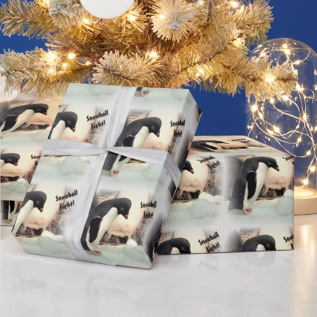 Papier Cadeau Personnaliser ce combat de snowball de pingouin (Vacances)