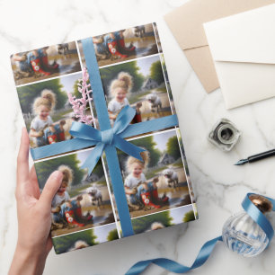 Papier Cadeau Petite Fille Assis Dans Une Boue
