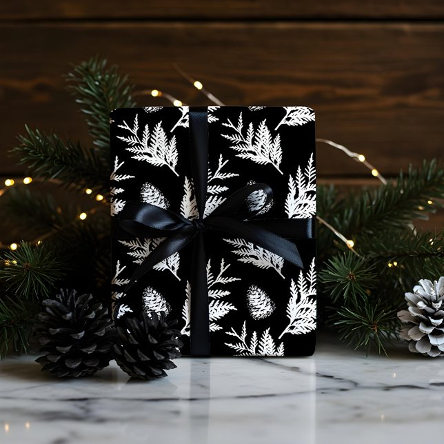 Papier Cadeau Pinecone à feuilles de cèdre noir et blanc minimes (Minimal Black & White Festive Cedar Leaf Pinecone Wrapping Paper)