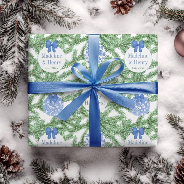 Papier Cadeau Premier Marié Noël Bleu Blanc Baubles Texte (Blue and white personalized Christmas ornaments holidays chinoiserie wrapping paper)