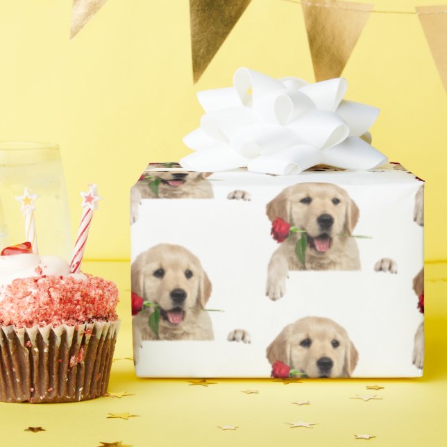 Papier Cadeau récupérateur d'or avec rose rouge (Fête d'anniversaire)