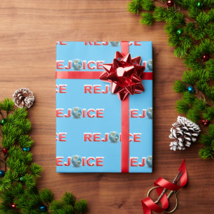 Papier Cadeau REJOICE texte rouge avec neige et planète terre