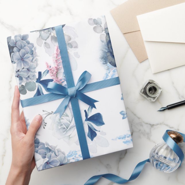 Papier Cadeau Romantique Dusty Blue Flowers élégant moderne (Cadeaux)