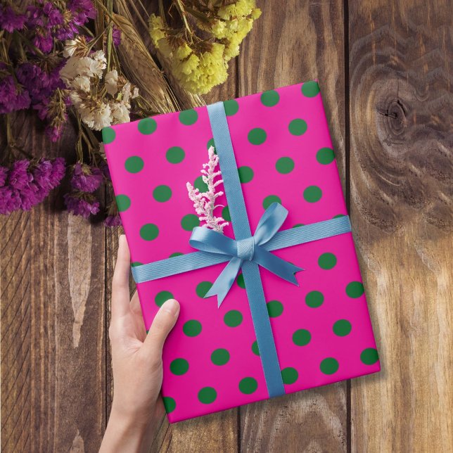 Papier Cadeau rose à pois (Créateur téléchargé)