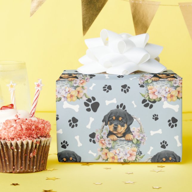 Papier Cadeau Rotttweiler Chiot en Empreinte de patte de panier  (Fête d'anniversaire)