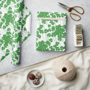 Papier Cadeau Shamrocks irlandais en blanc