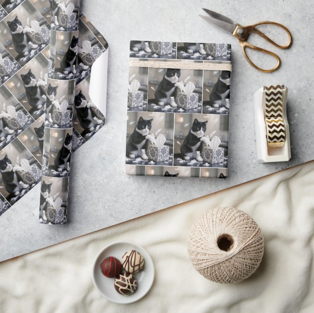 Papier Cadeau Tuxedo Cat Playing with a Tissue Box (Artisanat)