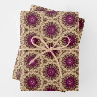Papier cadeau violet et or.