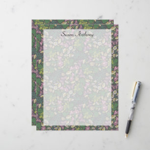 Papier de papillons violets de marguerite victorie