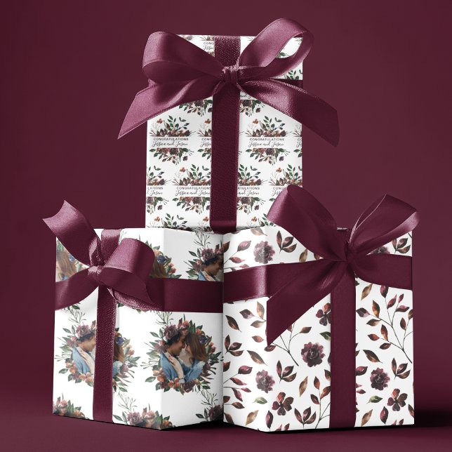 Papier d'emballage floral aquarelle pour mariage (Congratulate a special couple with these personalized wrapping paper sheets! )