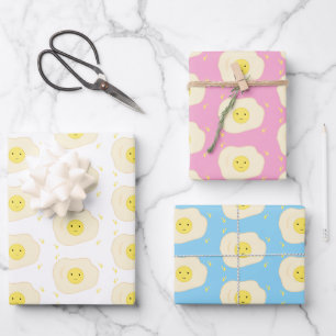 Papier d'enveloppement d'oeufs à côté ensoleillé