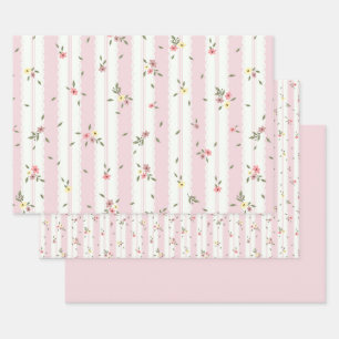 Papier d'enveloppement rose à motif floral délicat