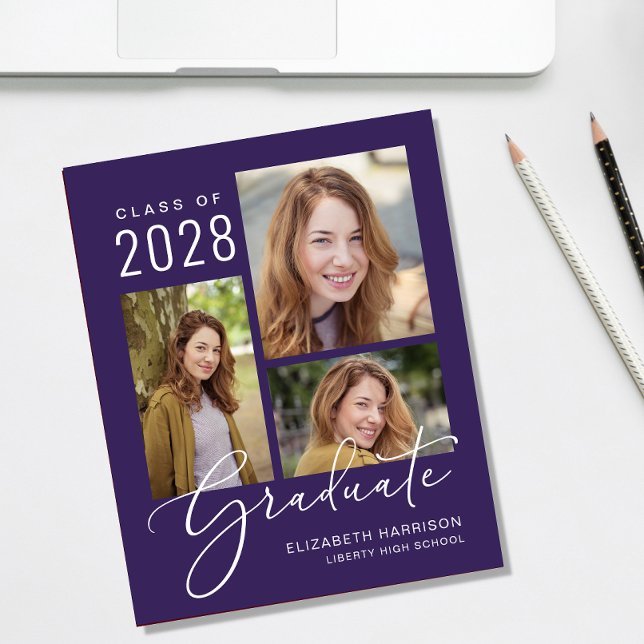 Papier Faire-part de remise de diplôme violet avec script (An elegant photo collage graduation announcement to celebrate the graduate's achievements)