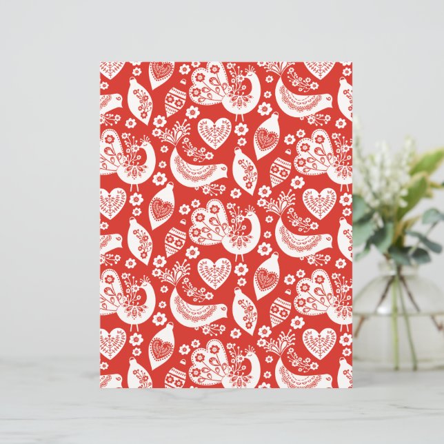Papier Motif de Noël scandinave rouge avec oiseaux (Debout devant)
