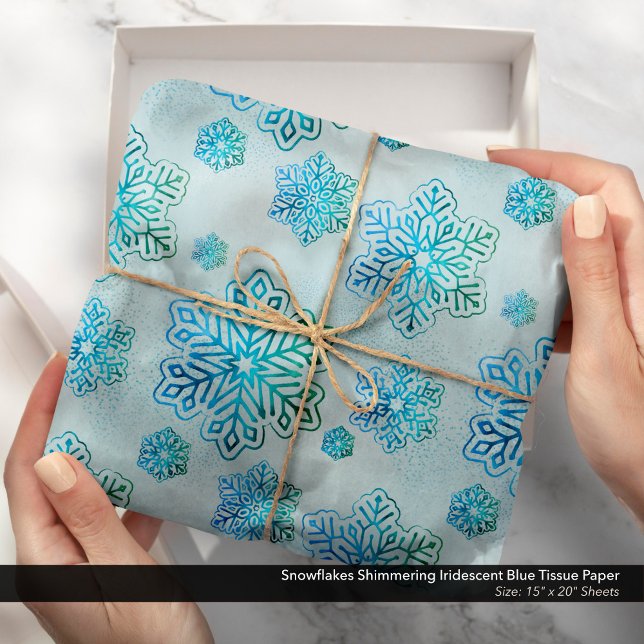 Papier Mousseline Flocs de neige chatoyants bleu Iridescente (Snowflakes Shimmering Iridescent Blue Tissue Paper)