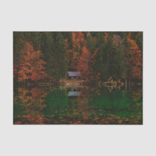 Papier Mousseline Forêt spectaculaire d'automne avec Cabine et lac