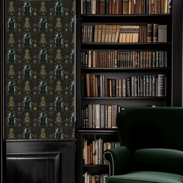 Papier Peint Dark Academia Petits coléoptères verts (Dark Academia Small Green Beetles Wallpaper in a library.)