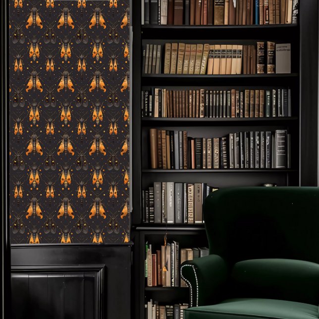 Papier Peint Insectes d'or sombres de l'Academia (Dark Academia Gold Insects Wallpaper in a library.)